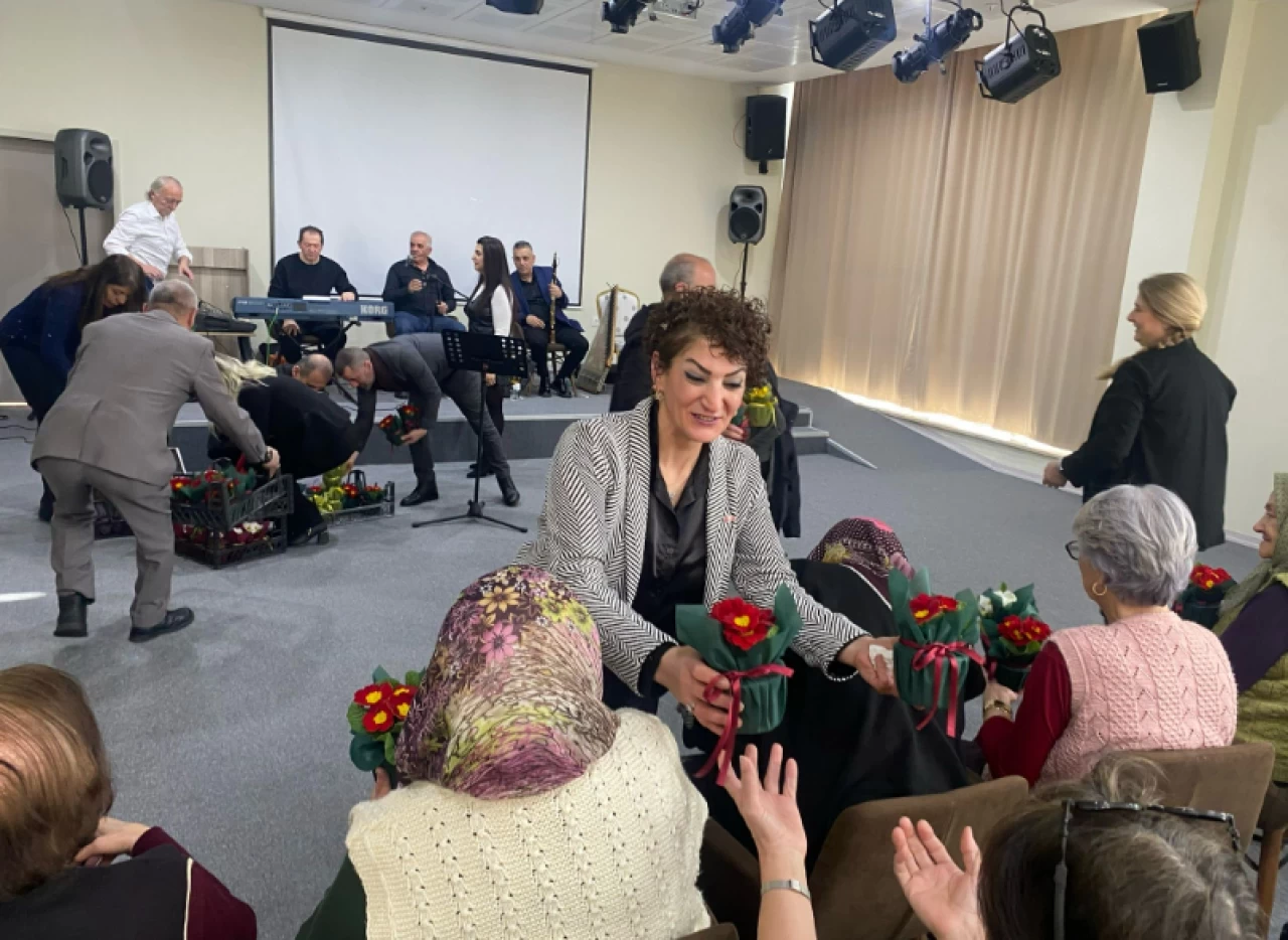 MHP’den huzurevi sakinleri için anlamlı program